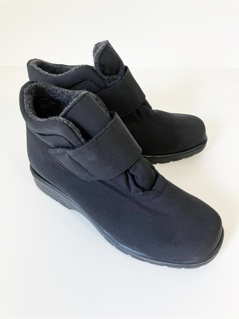 Toe Warmers | Black Waterproof Ankle Boots 8.5 Gorpcore Outdoors Winter